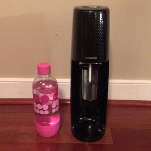 Like New: Black Sodastream!